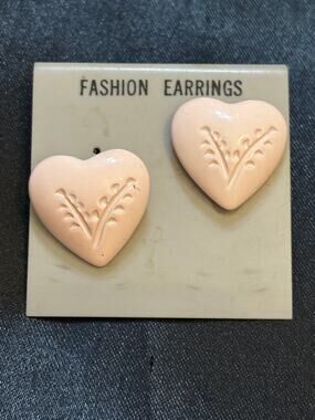 Vintage old stock 80s Lightweight Peach Heart Stud Earrings